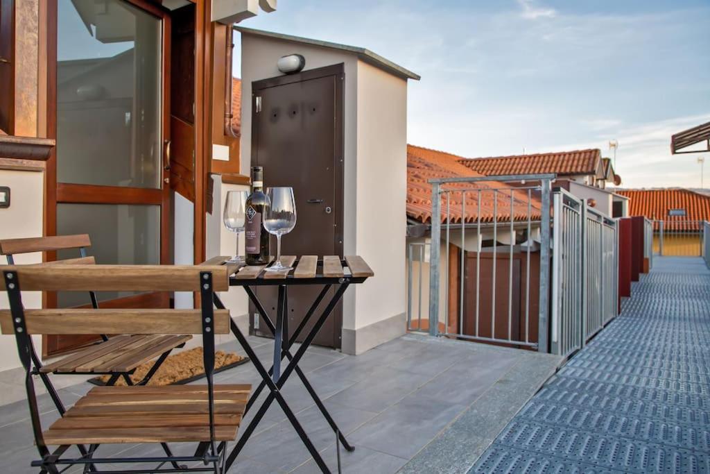 Charming 2.5Room Flat In Center Of Monforte dʼAlba Extérieur photo
