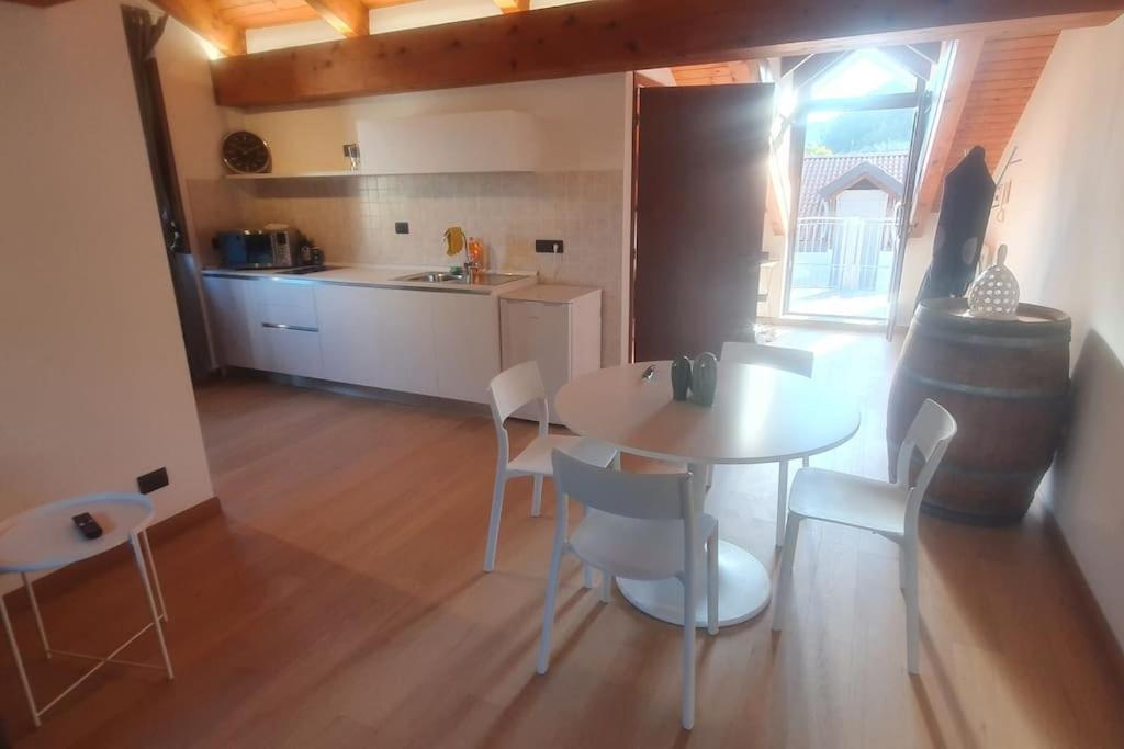 Charming 2.5Room Flat In Center Of Monforte dʼAlba Extérieur photo