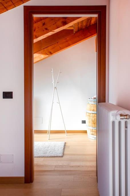 Charming 2.5Room Flat In Center Of Monforte dʼAlba Extérieur photo
