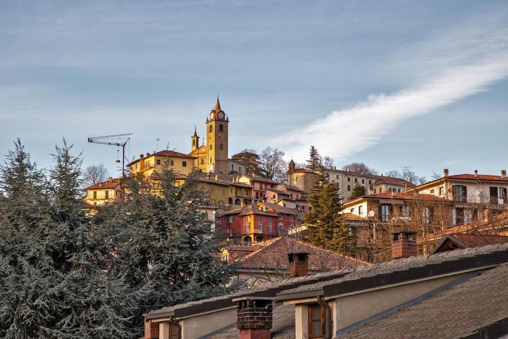 Charming 2.5Room Flat In Center Of Monforte dʼAlba Extérieur photo