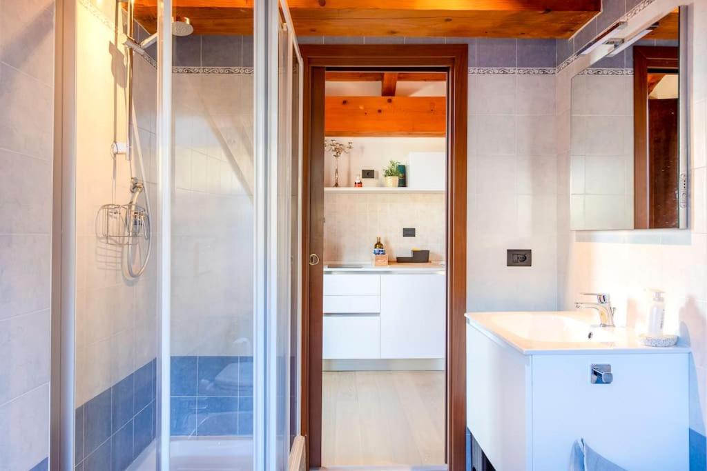 Charming 2.5Room Flat In Center Of Monforte dʼAlba Extérieur photo