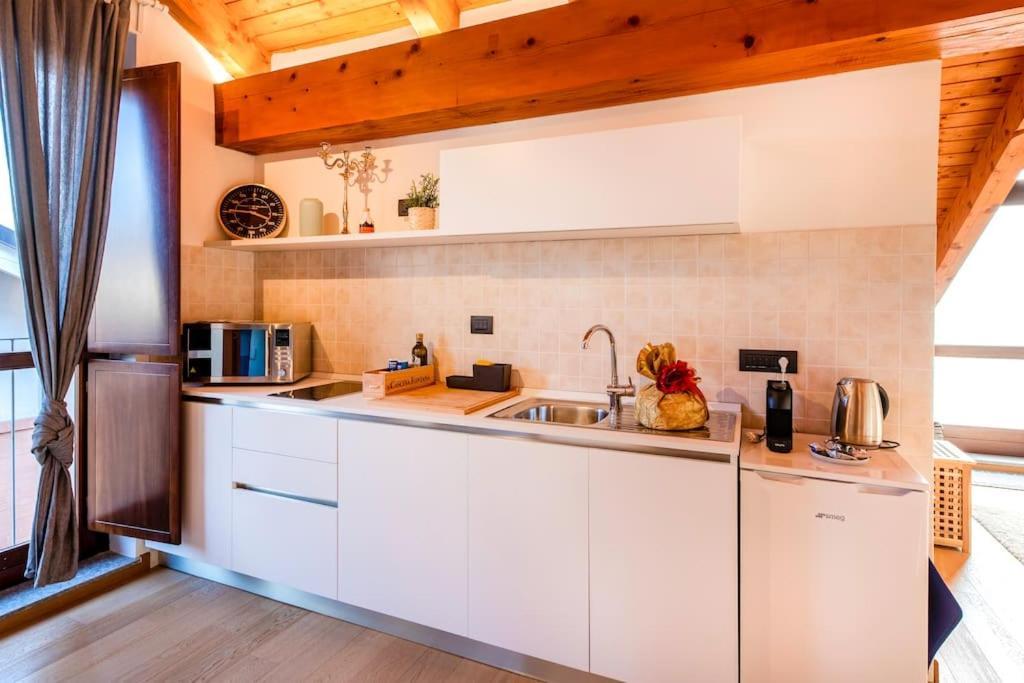 Charming 2.5Room Flat In Center Of Monforte dʼAlba Extérieur photo