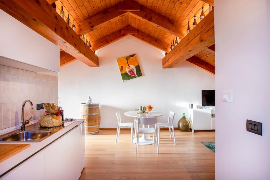 Charming 2.5Room Flat In Center Of Monforte dʼAlba Extérieur photo