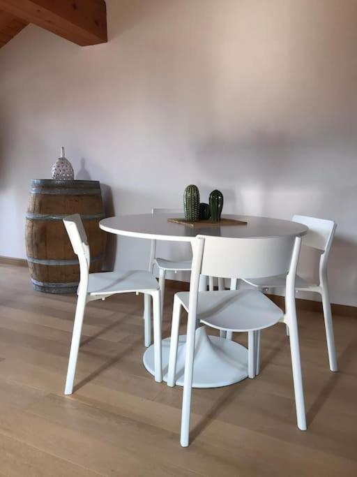 Charming 2.5Room Flat In Center Of Monforte dʼAlba Extérieur photo