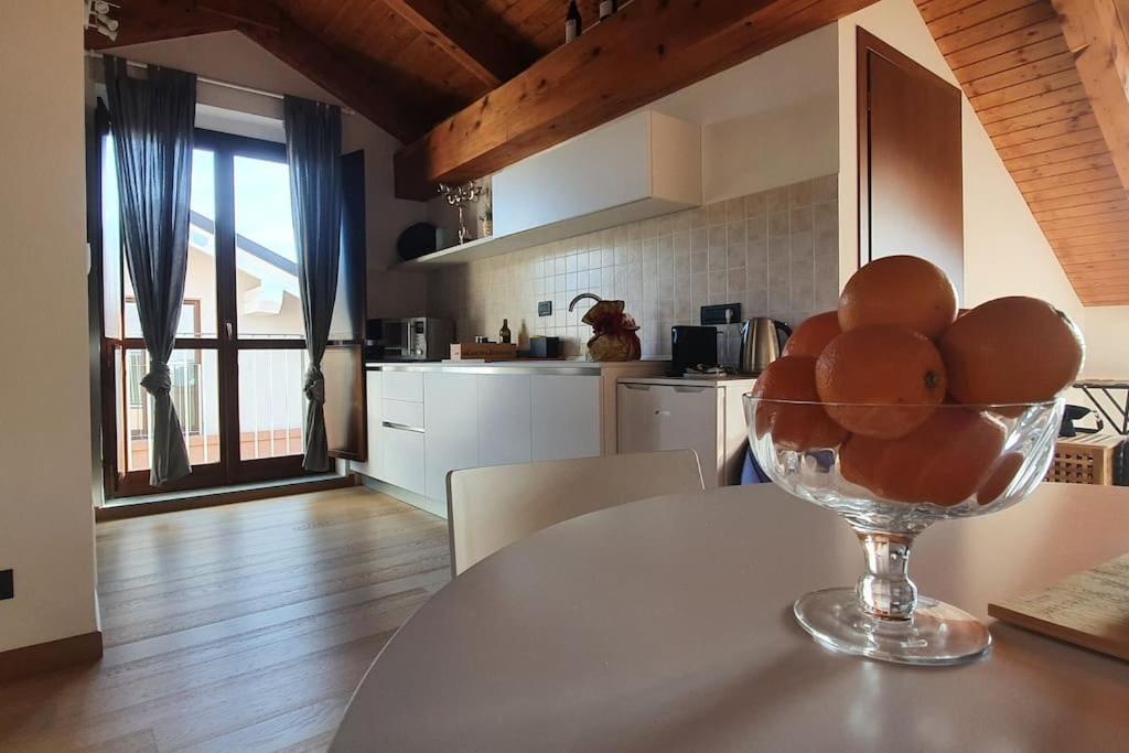 Charming 2.5Room Flat In Center Of Monforte dʼAlba Extérieur photo